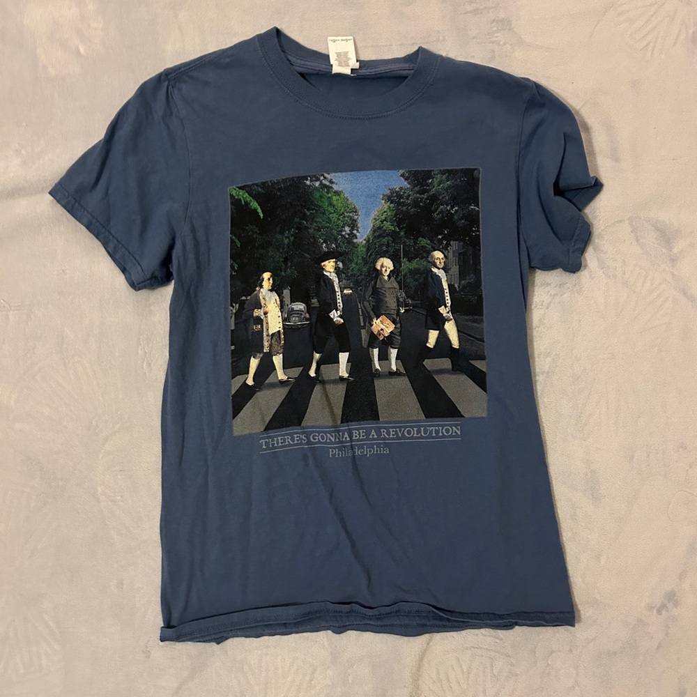 small graphic tee!